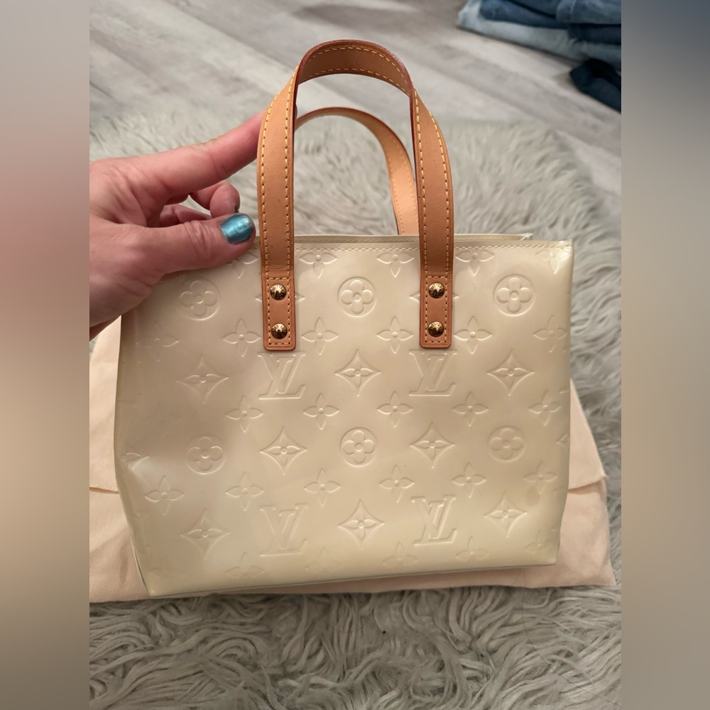 Louis Vuitton Reade vernis